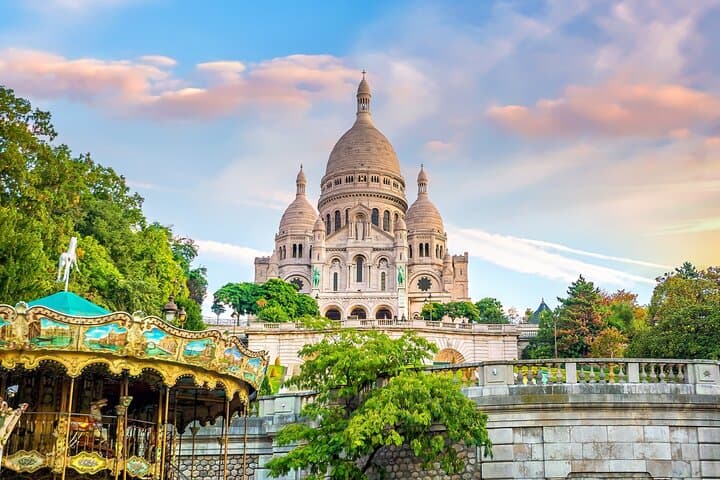 Paris's Old Town and Top 10 Sights Private Car Tour