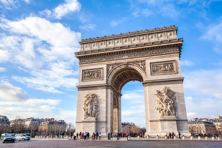 Paris's Old Town and Top 10 Sights Private Car Tour