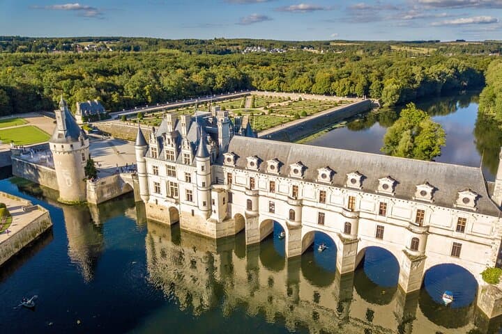 Chenonceau Castle from above