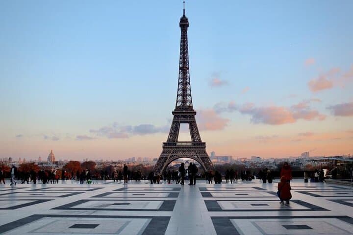 Paris Private Guided Tour in a Vintage Open Top French Car