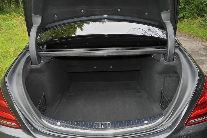 Departure by Luxury Car from Paris city to Paris CDG Airport
