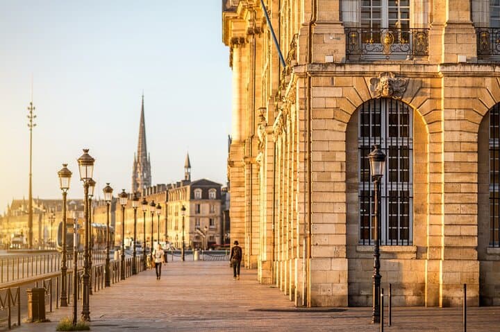 Bordeaux Scavenger Hunt & Highlights Self-Guided Walking Tour