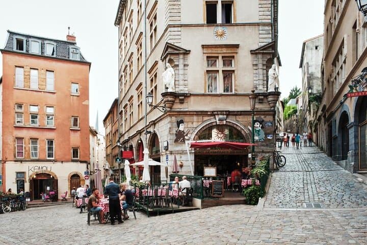 Lyon by Yourself with english speaking driver by car or van- 4 or 8 hrs disposal