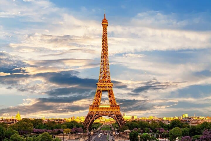 Eiffel Tower Hosted Entry and Seine River Cruise
