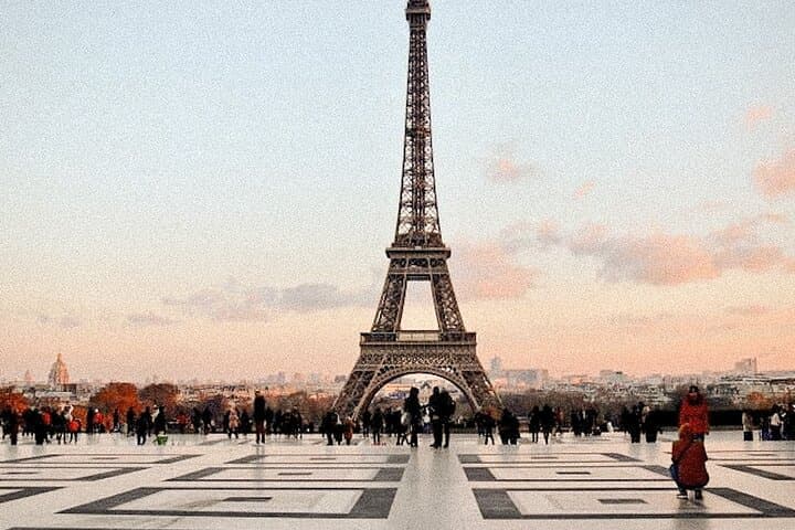 Romantic Tour of Paris in a Vintage Luxury Open-Top French Car