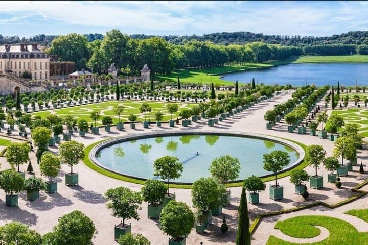Queer History in Versailles : an exclusive LGBTQ+ private tour