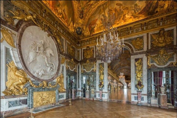 Queer History in Versailles : an exclusive LGBTQ+ private tour