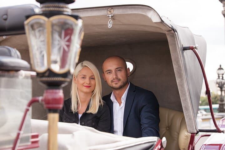 Paris Private Romantic Horse & Carriage Ride