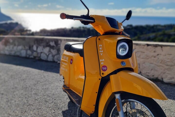 E-motorbike virtual guided tour in Marseille