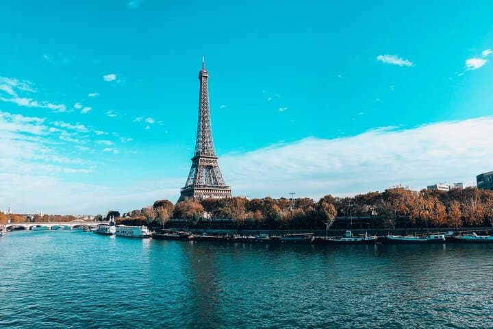 6 Hours Paris Tour with Cruise and Galleries Lafayette