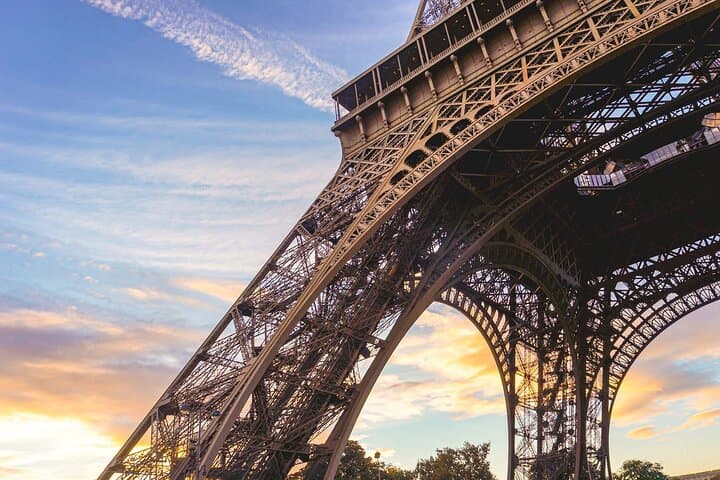 6 Hours Paris Tour with Cruise and Galleries Lafayette