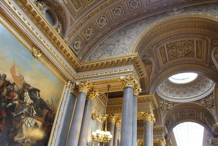 Paris Private Vintage Car Tour with Versailles and Hotel pick up & drop-off