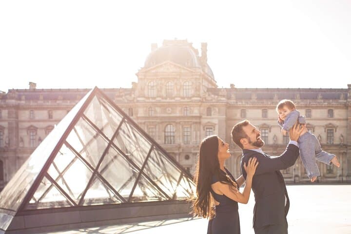 Romantic VIP Photoshoot in Paris with Champagne & Private Transfers