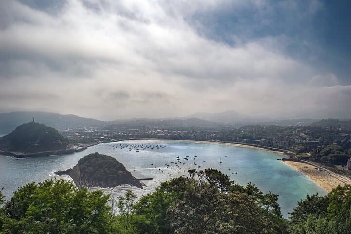 Private Direct Transfer From Bordeaux to Donostia San Sebastian
