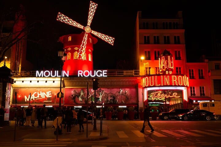 Explore the Instaworthy Spots of Paris with a Local