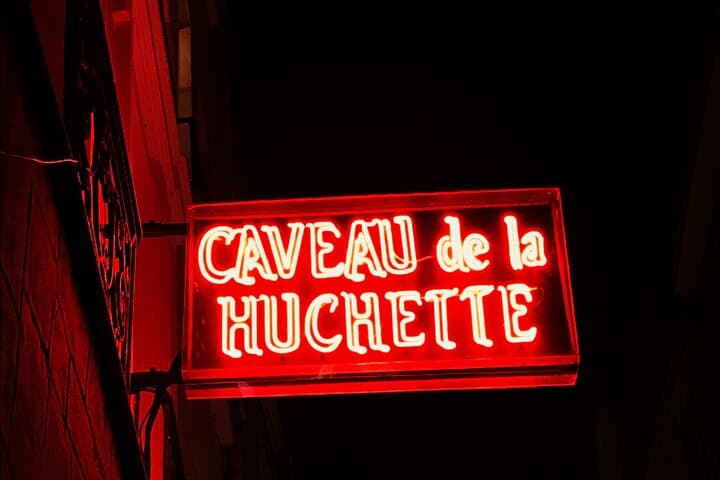 Movie Lovers' Paris walk with a Local