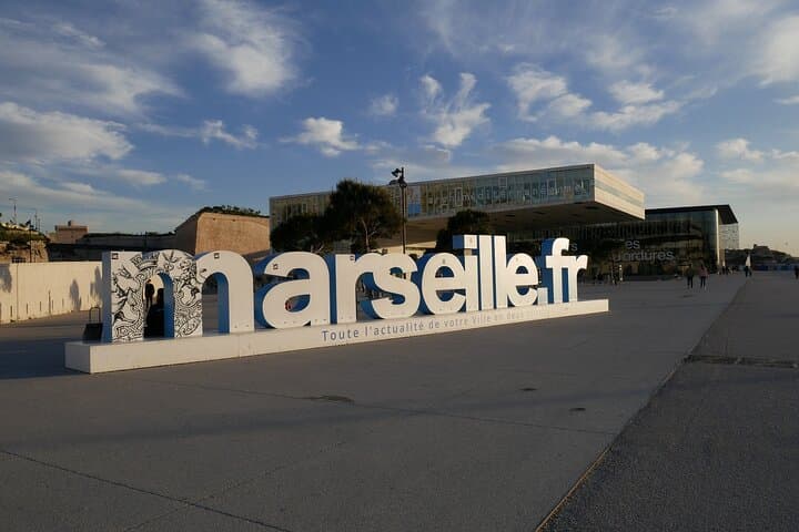 Private Transfer From Saint Tropez to Marseille, 2 Hour Stop