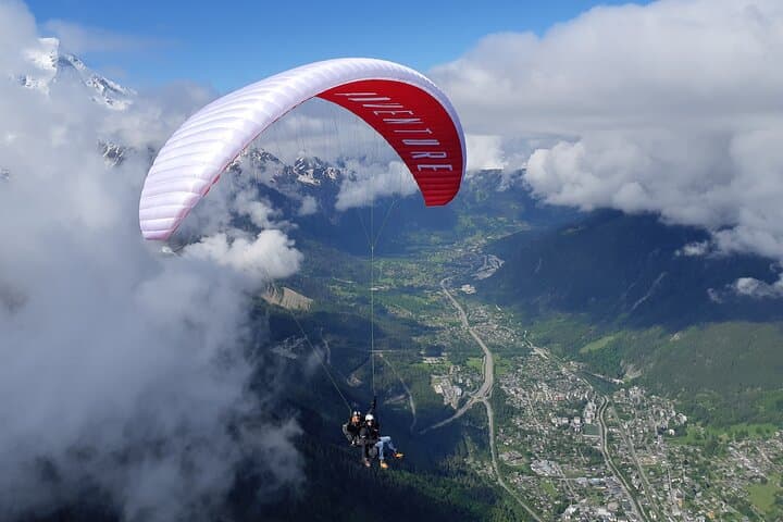 Discovery flight Kailash Paragliding