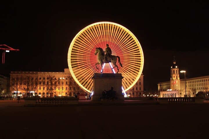 Private Transfer From Toulon To Lyon With a 2 Hour Stop