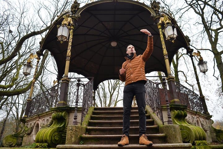 The Kiosk Mozart which is hidden in the heart of the Parc de la Pépinière invites us to contemplate and daydream.