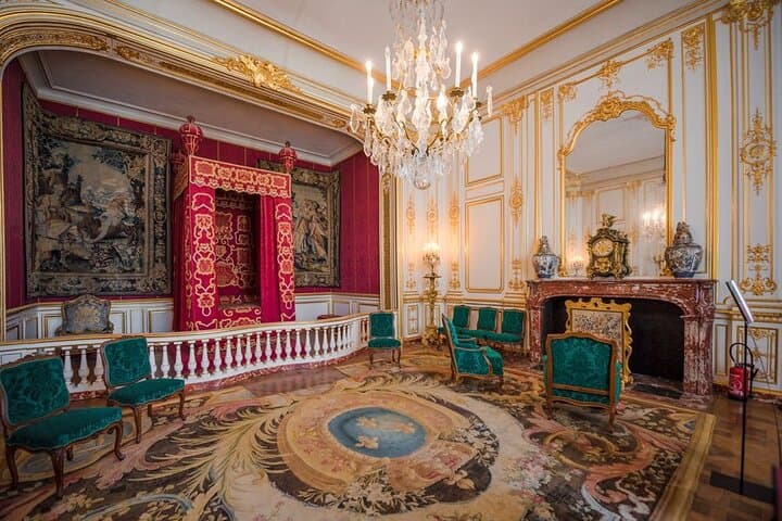 Loire Valley Chateaux from Paris Private Tour