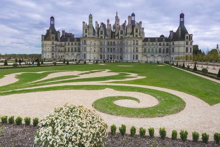 Loire Valley Chateaux from Paris Private Tour