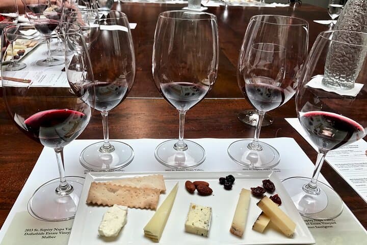 4 Hours Paris Tour Including River Cruise with Wine Tasting