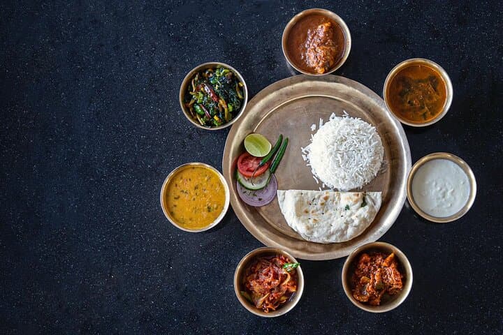 Le Marais with Metro and Indian Meal in Paris with Wine Tasting