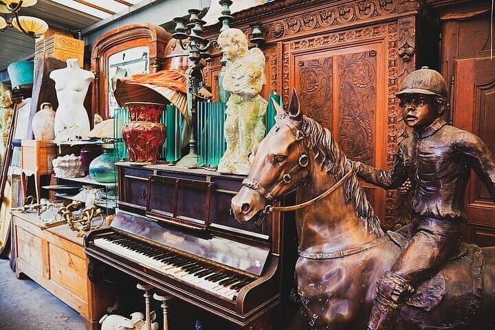 Les Puces de Saint Ouen Flea Market Tour in Paris with Private Guide