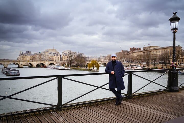 Private Photo Shooting Tour in Paris with a Professional