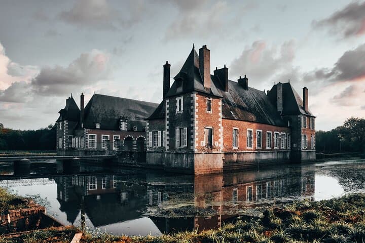 Full-Day Private Tour to Châteaux of the Loire without Guide