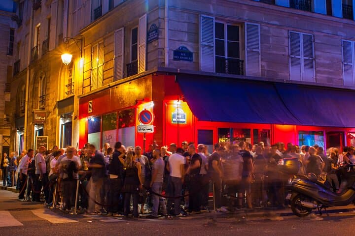 Private pickup Food and Wine Tasting Walking Tour in Le Marais