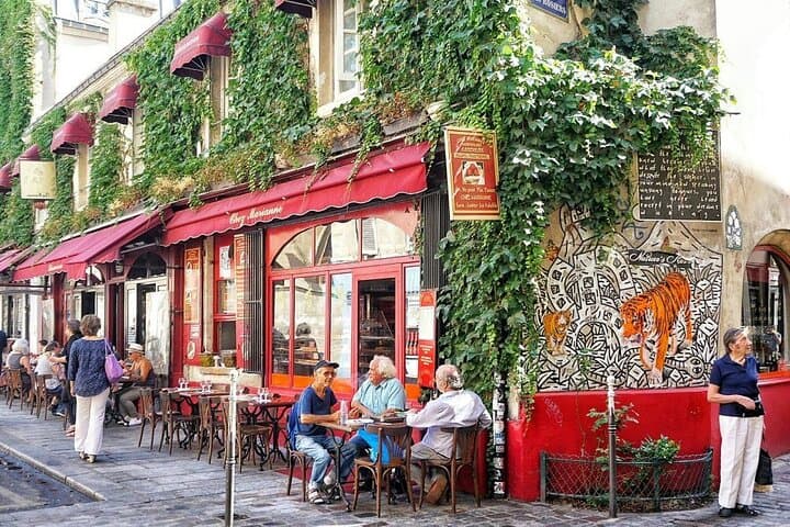 Half-Day Private Marais and Montmartre Tour in Paris