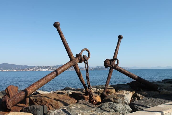 Saint Tropez Shore Private Tour with a Local Guide