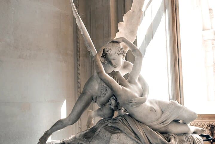 Audio guided Louvre museum Tour with hotel pick up