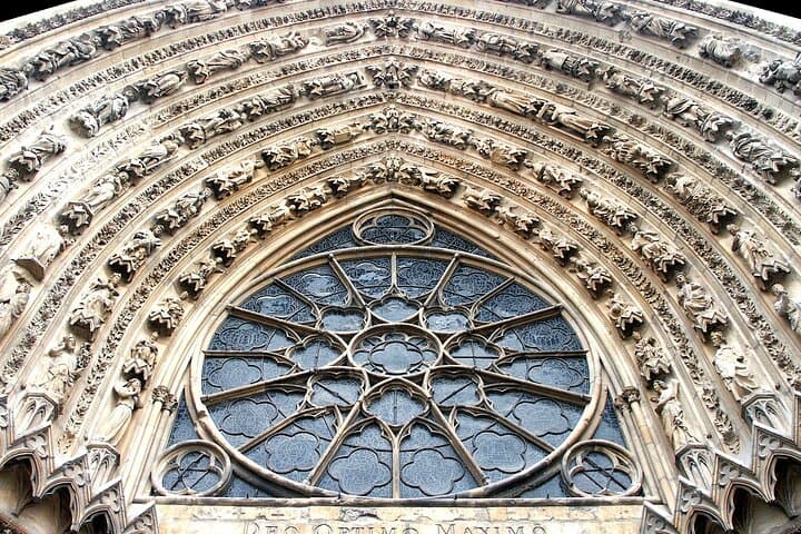 Private Transfer From Paris to Reims, 2 Hour Stop in Epernay