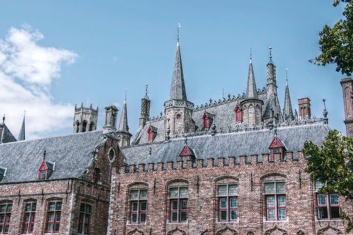 Private Transfer From Paris To Bruges With a 2 Hour Stop in Lille