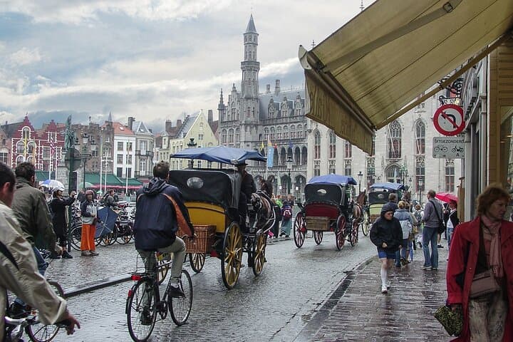 Private Transfer From Paris To Bruges With a 2 Hour Stop in Lille