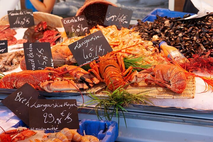 Private Walking Tour in Lyon Food Market Heritage
