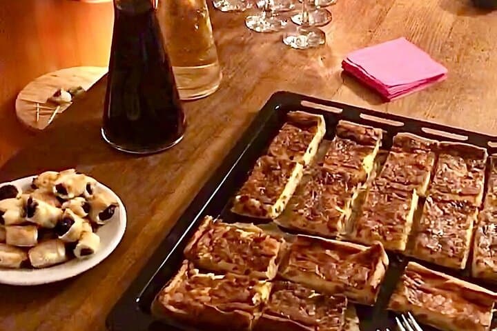 French Dinner & Cabaret Show in Artist's Home