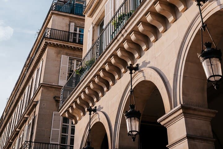 1.5 Hour Private Tour in Paris in a Classic Citroën
