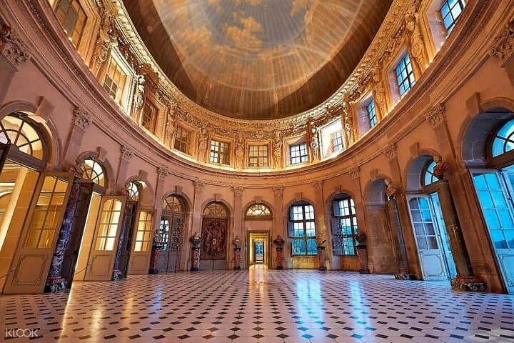 Fontainebleau & Vaux-Le-Vicomte Castles - Transportation Trip