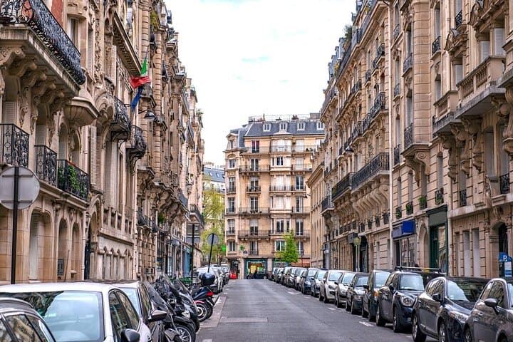Paris Local Fashion Designers Shopping Tour with a Stylist