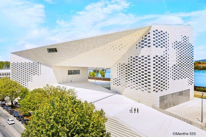 Contemporary Architecture Tour in the heart of Bordeaux