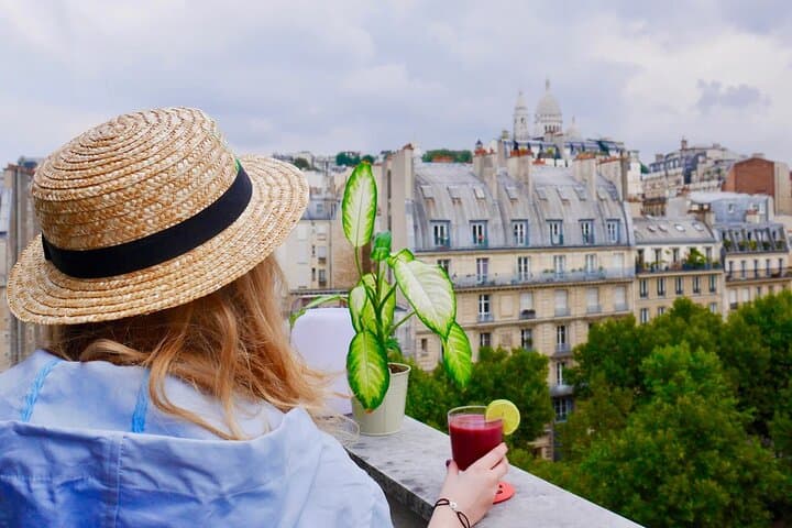 5 hours Private Tour at Marais & Montmartre with Airport pickup