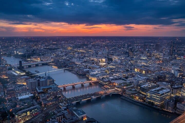 Private full day tour of London from Paris