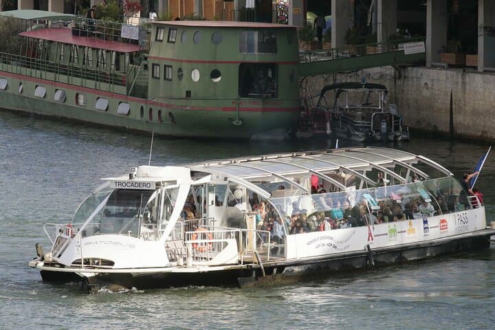 Paris city, Lunch cruise & Galleries Lafayette with CDG Transfer
