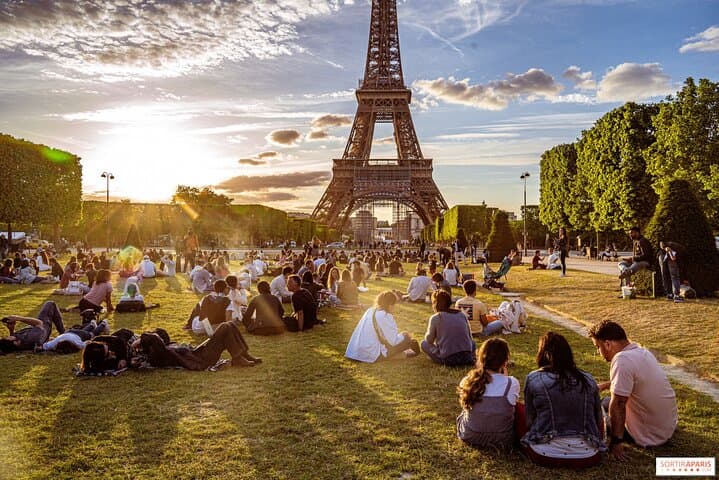 Champs de Mars Eiffel Tower