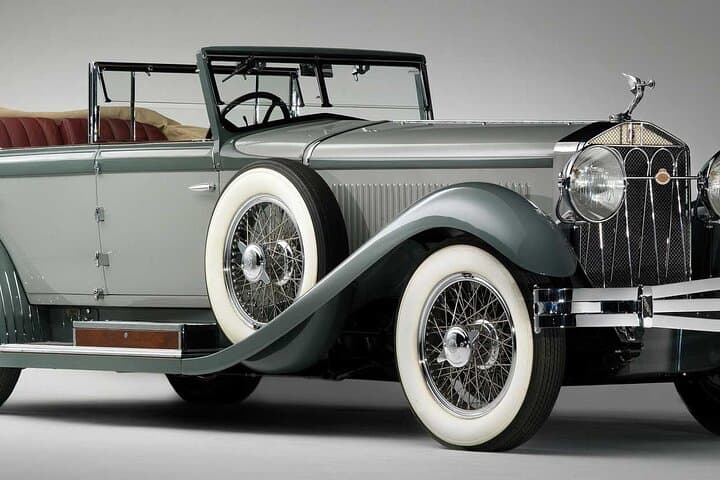 3 Hours Paris Private Vintage Car Tour with CDG Airport Transfers