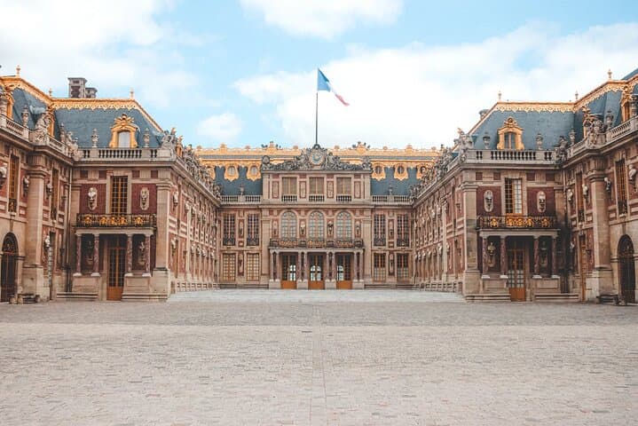 10-Hour Private Round Trip Tour From Le Havre Port to Versailles